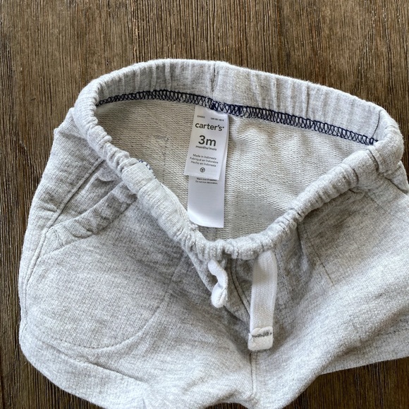 4/$20 Carter’s baby shorts 3 month - Picture 3 of 4